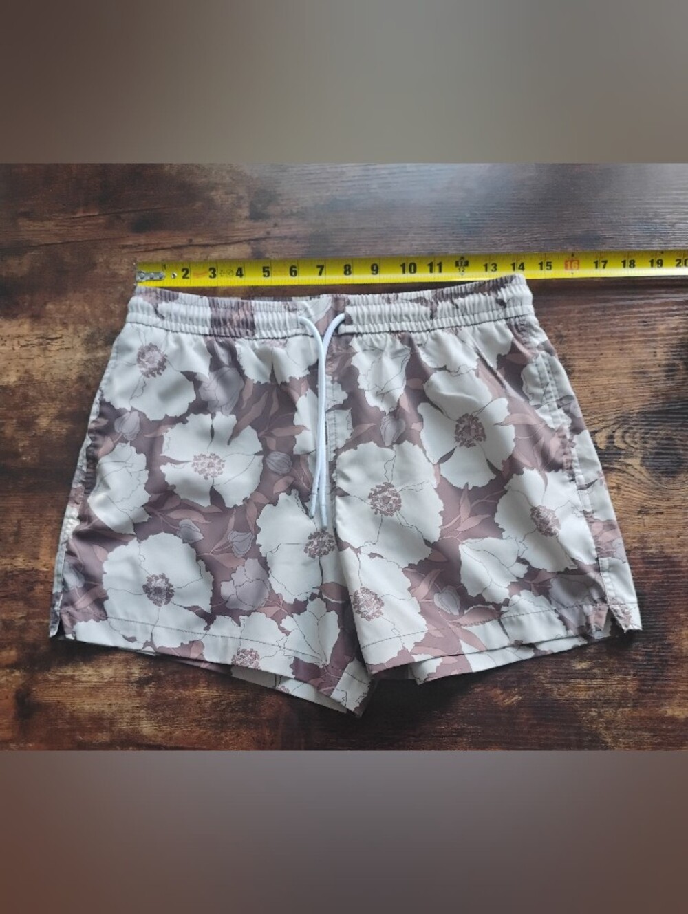 Abercrombie & Fitch Men’s Floral Athletic Shorts - White & Brown